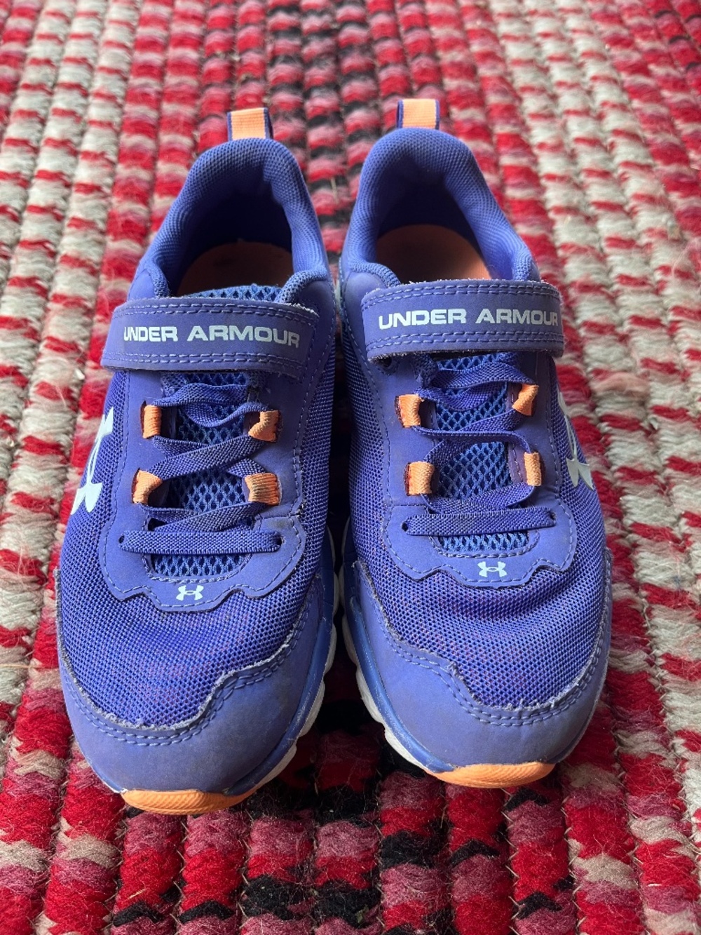Girl's Under Armour Sneakers - PURPLE 💜 Size 2